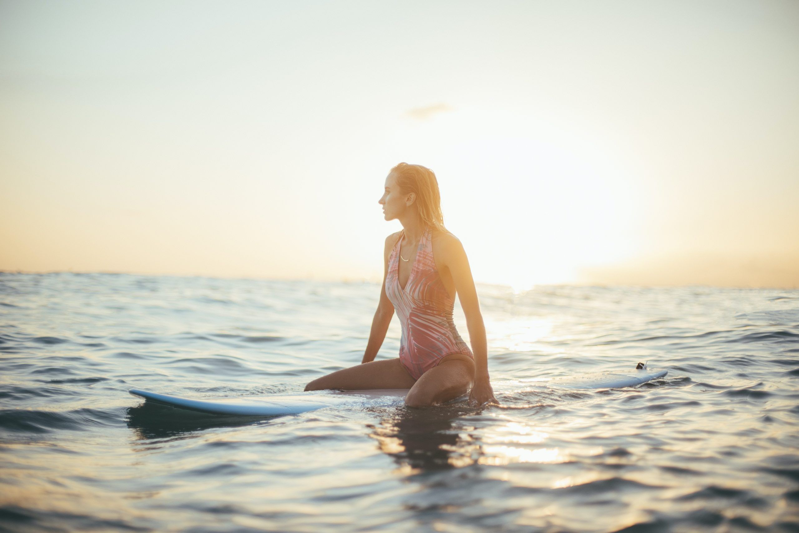 mujer paddle surf