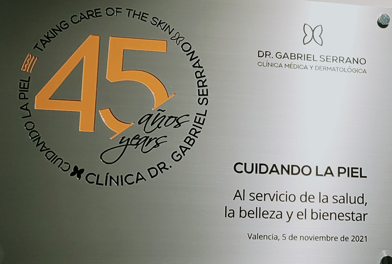 Suero Terapia Clinica Dermatología Medica Dr. Gabriel Serrano Valencia